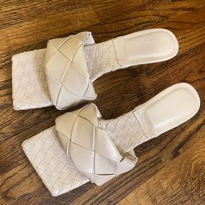 Pretty heels like lido mule beige bottega venetta